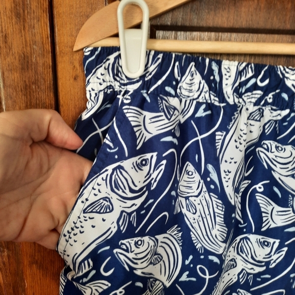 Vineyard Vines Chappy Swim Trunks Blue White Fish Print Mesh Lined Swim Shorts - Picture 4 of 11